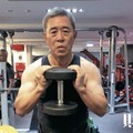 67歲王文潮10年苦練變型男