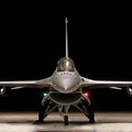 30年來對台最大軍售案，不甩中國氣炸，川普售台F-16V