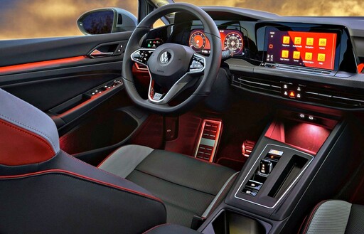 VW 24年式Golf指定車型升級矩陣式頭燈，Golf GTI享零利率80萬元40期、第五年延長保固！