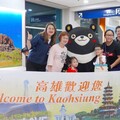 華航「高雄—新加坡」每週3班復飛 高雄熊現身喜迎首批新加坡旅客