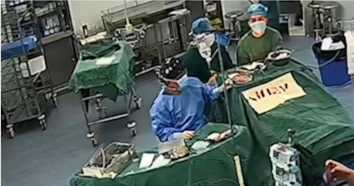 開腦手術到一半…遇新疆7.1級地震！ 醫生淡定完成：我在搶救病人不能走