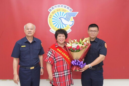 嘉市警察模範母親表揚 里長媽媽陳淑娥樂善好施獲頒獎
