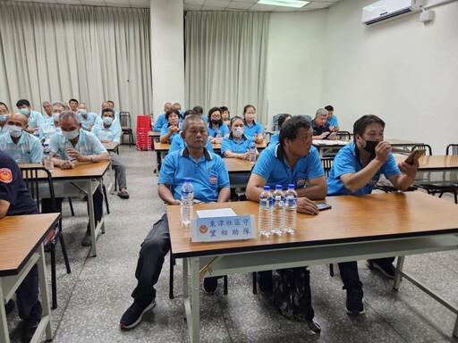 東港警方加強守望相助隊常年訓練，提升隊員執勤觀念及宣導識詐防詐技巧