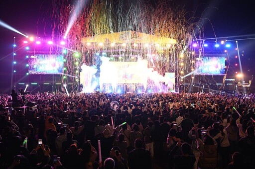 嘉義跨年晚會六萬人熱力滿滿 音樂舞蹈點燃夜空