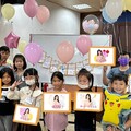 美女主播劉方慈「有你真好」 公益Line貼圖收益捐家扶助清寒學子