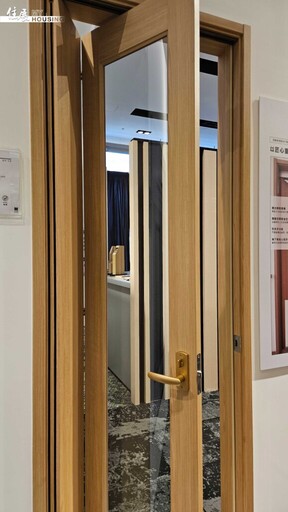 超高齡社會將至 潤泰材引進「半扇門」友善居住環境 取得日本F4星環保最高規木製門在台獨家代理