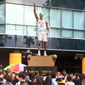 Kobe雕像出現拼音錯誤！湖人回應：將會修改