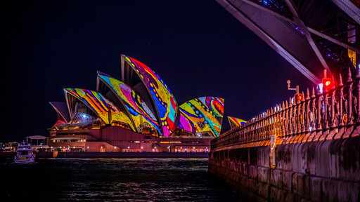 2024年雪梨燈光音樂節攻略 雪梨塔投射40公里光束、頂級廚師齊聚