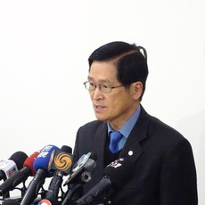 嚴德發