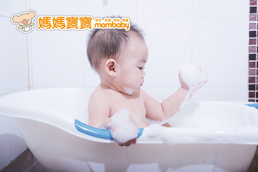 莫慌張莫擔心！與寶寶共度洗澡時光