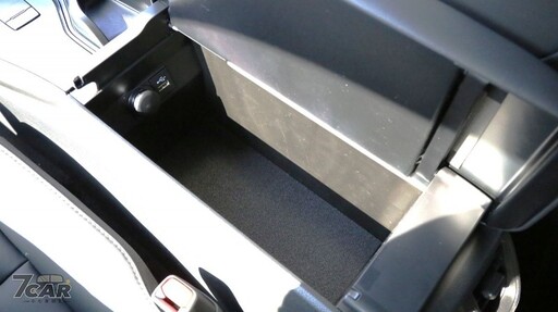 油電科技再精進 Lexus UX 300h 豪華版 試駕