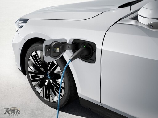 汽油、純電同時開賣 / 折合新臺幣 186.5 萬元起 全新世代 BMW 5 系列 Touring 日本正式登場