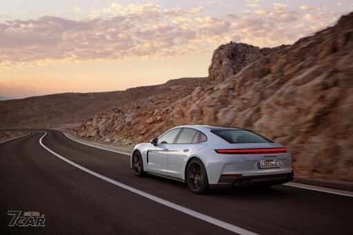 純電續航里程達 91 km、新臺幣 734 萬元起 Porsche Panamera 4S E-Hybrid 於臺灣開放預訂