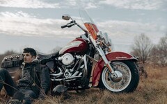 全球限量 1,750 台、台灣配額 6 台 Harley-Davidson Hydra-Glide Revival限量版正式登場