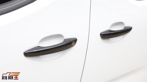 德裔布丁狗 Opel Combo Life Premium 七人座 試駕