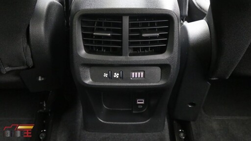 德裔布丁狗 Opel Combo Life Premium 七人座 試駕