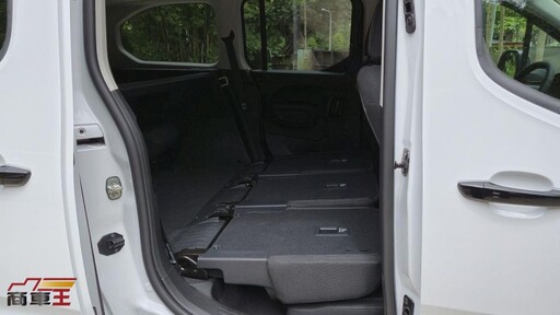 德裔布丁狗 Opel Combo Life Premium 七人座 試駕