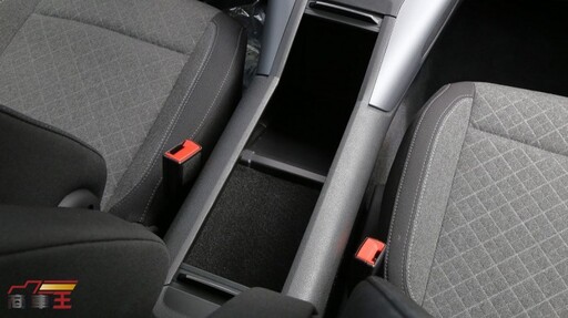 德裔布丁狗 Opel Combo Life Premium 七人座 試駕