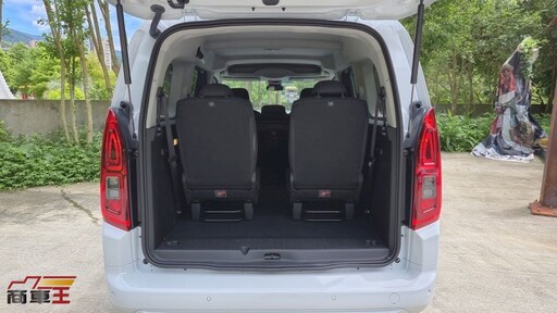 德裔布丁狗 Opel Combo Life Premium 七人座 試駕