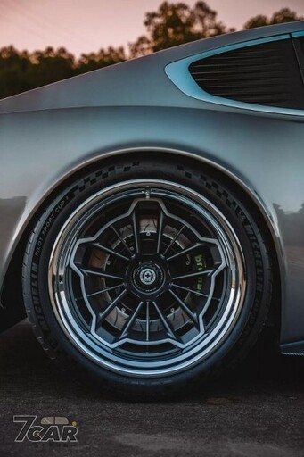 融合美式肌肉與英倫氣質、最大馬力 805 匹，Ringbrothers 改造 Aston Martin DBS