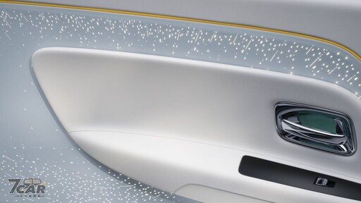 以春季意象打造全新 Bespoke 系列 Rolls-Royce 推出 Spectre Inspired by Primavera