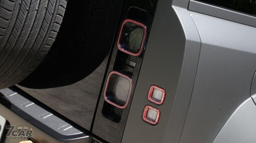 品牌最強悍代表作? Land Rover Defender 110 V8 OCTA Edition One 試駕