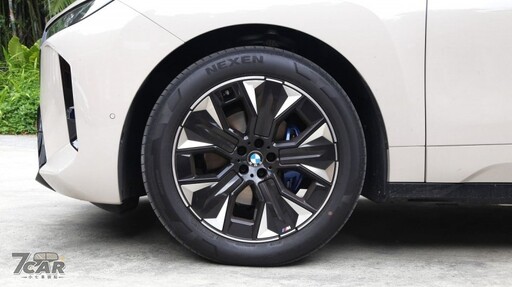 何止小改，性能與續航接升級 小改款 BMW iX xDrive45 M Sport 試駕