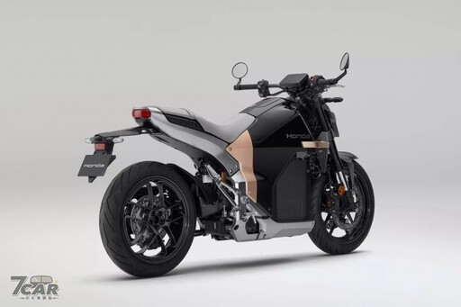 單次充電可行駛超過 130 公里，Honda 首款電動重機 WN7 登場