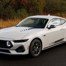 更親民的性能升級，Ford 推出 2026 年 Mustang EcoBoost RTR 套件