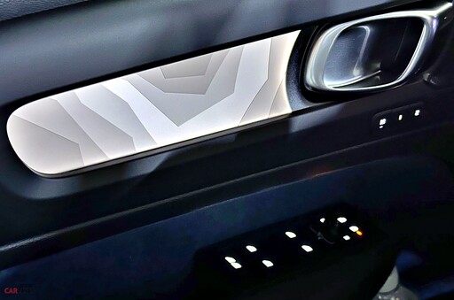 Volvo C40 Recharge提供了充足的衝刺力、抓地力和恰到好處的炫目與實用。還有駕駛樂趣嗎？