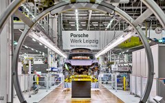 保時捷萊比錫工廠將靈活性極大化，汽油、油電混合和純電動車款將於同一條生產線上製造！