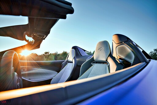 McLaren首款高性能油電敞篷車Artura Spider，1528萬元起在臺上市！