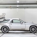 這是DeLorean DMC-12不鏽鋼車體「回到未來」時光機？其實只是一輛Porsche 928...