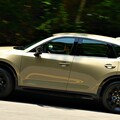 變得更好了！國產價格、截然不同的駕駛風味與日用性。Mazda CX-5 25T Retro Sports Edition