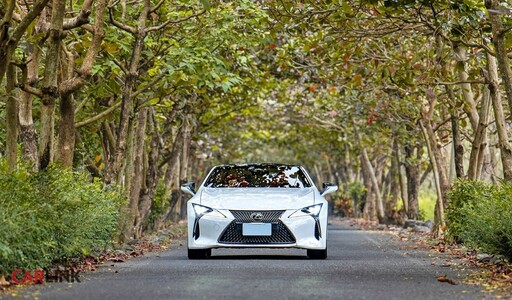 2024 LEXUS GRAND TOUR與車主征服超過200公里山海路線，探索人文與自然的優美風景。