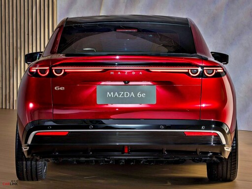 依然絕美！Mazda透過絕美的電動車6e，將傳統的三廂四門中型房車帶回來。