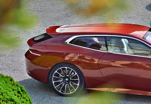 在每一寸細節訴說創新靈魂，與主流形成鮮明對比。BMW全新概念車Speedtop定義未來奢華格局