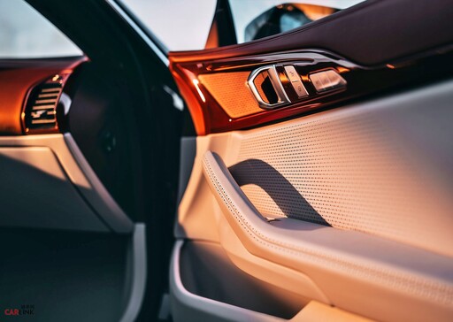 在每一寸細節訴說創新靈魂，與主流形成鮮明對比。BMW全新概念車Speedtop定義未來奢華格局