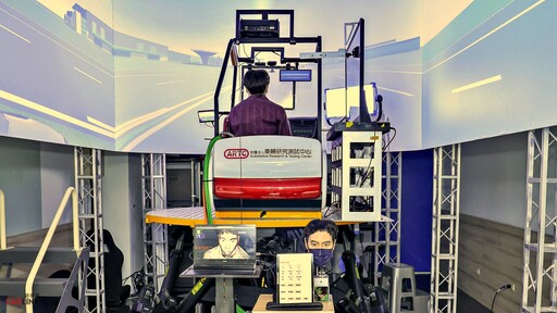 車輛中心大秀全台首度公開亮相Level 3自駕電巴、智慧座艙監控等AI智慧車關鍵技術!