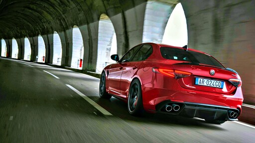 駕馭不是樂趣,而是信仰。就愛為快而狂!Alfa Romeo 218.9萬元起、強勢回歸台灣。