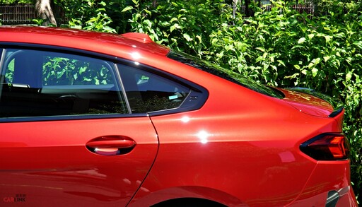 集酷、實用與駕馭樂趣於一身的精緻跑房車。BMW 220 Gran Coupe M Racing Edition