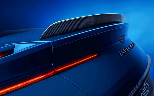 極致狀態下的馭感狂潮,690匹、更銳利的操控!Aston Martin DB12 S