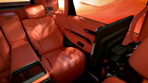 當Toyota不再低調:Century化身超豪華品牌,直搗Rolls-Royce與Bentley的巔峰對決!