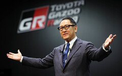 Toyota汽車集團董事長豐田章男榮獲歐洲汽車業最負盛名的金方向盤終身成就獎