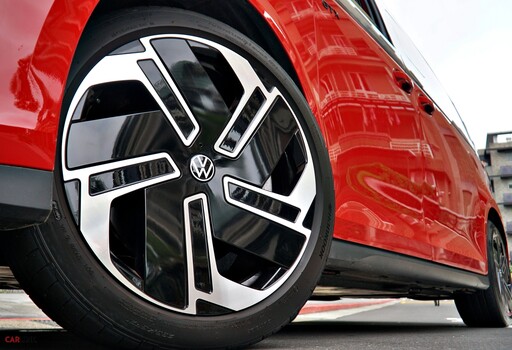 T1靈魂電氣覺醒！Volkswagen ID. Buzz GTX：最強性能電動Bulli，經典與科技的最佳示範。