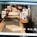 快遞員工疑高溫工作車廂內暈倒 ！他送醫診斷「被熱死」 家屬求償無門告上法庭