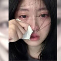 19歲正妹流淚照太美慘遭色網盜用…廣告全是她 當事人崩潰：投訴無效