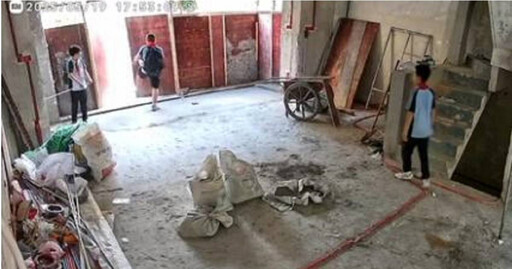 3熊孩闖裝修中別墅猛踹木板+闖地下室!屋主氣炸報警 家長登門道歉反收到「特製教育禮」