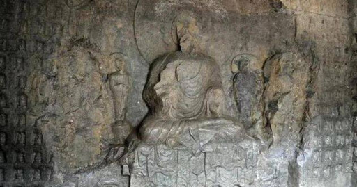 水庫水位下降驚現神秘石窟!內藏1043尊石佛「頭部全被敲壞」 當地回應