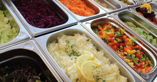 男友請吃飯「女友帶家人同行」 網友砲轟:請客最忌「客帶客」